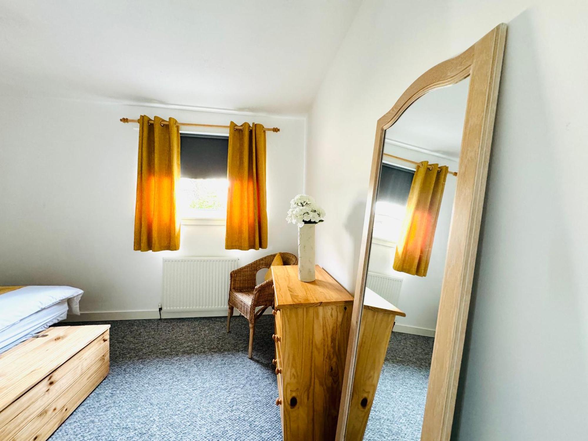 Tillicoultry Jupiter Apartment - Scotland Holiday Let Esterno foto